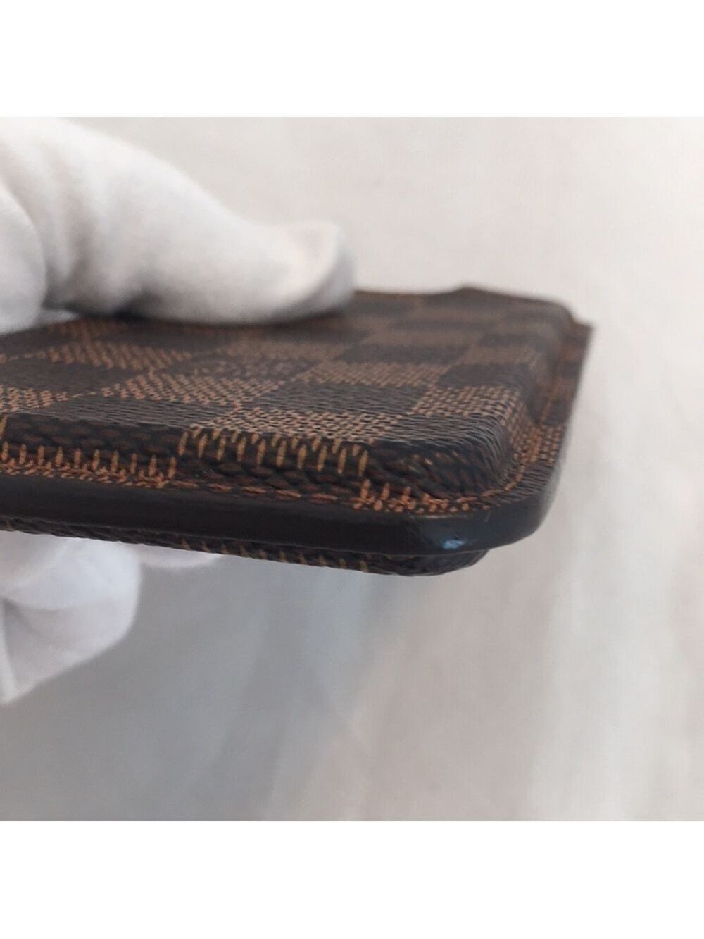 LOUIS Vuitton Phone Case - Picture 3 of 8